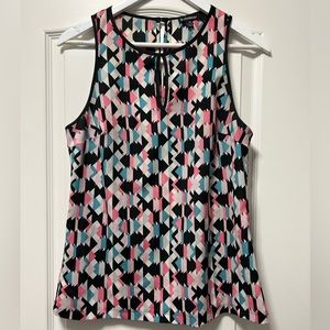 Geometric Sleevless Blouse